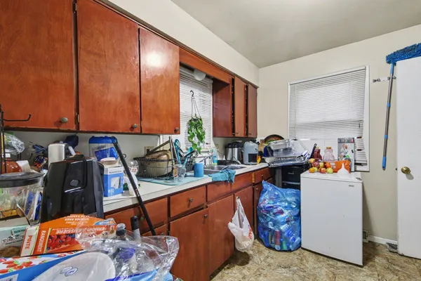 $395,000 | 930-932 Lancashire Court Southeast, Grand Rapids, MI 49508