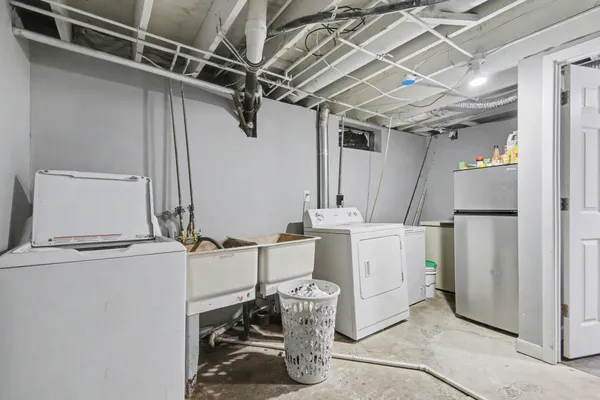 $395,000 | 930-932 Lancashire Court Southeast, Grand Rapids, MI 49508