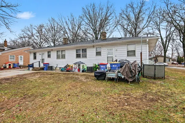 $395,000 | 930-932 Lancashire Court Southeast, Grand Rapids, MI 49508