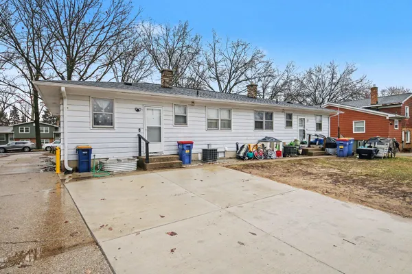 $395,000 | 930-932 Lancashire Court Southeast, Grand Rapids, MI 49508