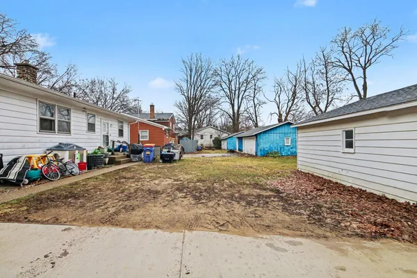 $395,000 | 930-932 Lancashire Court Southeast, Grand Rapids, MI 49508