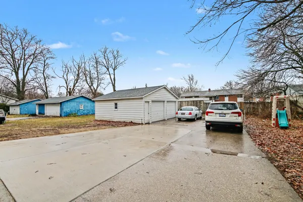 $395,000 | 930-932 Lancashire Court Southeast, Grand Rapids, MI 49508