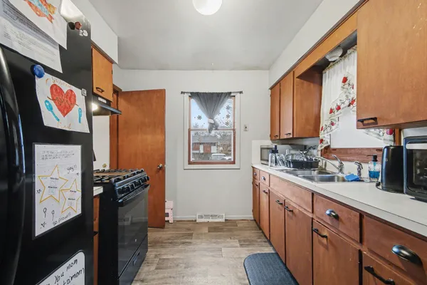 $395,000 | 930-932 Lancashire Court Southeast, Grand Rapids, MI 49508