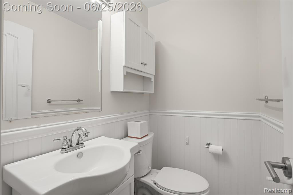 23405 West Lebost Novi, MI 48375 - Photo 14 of 27