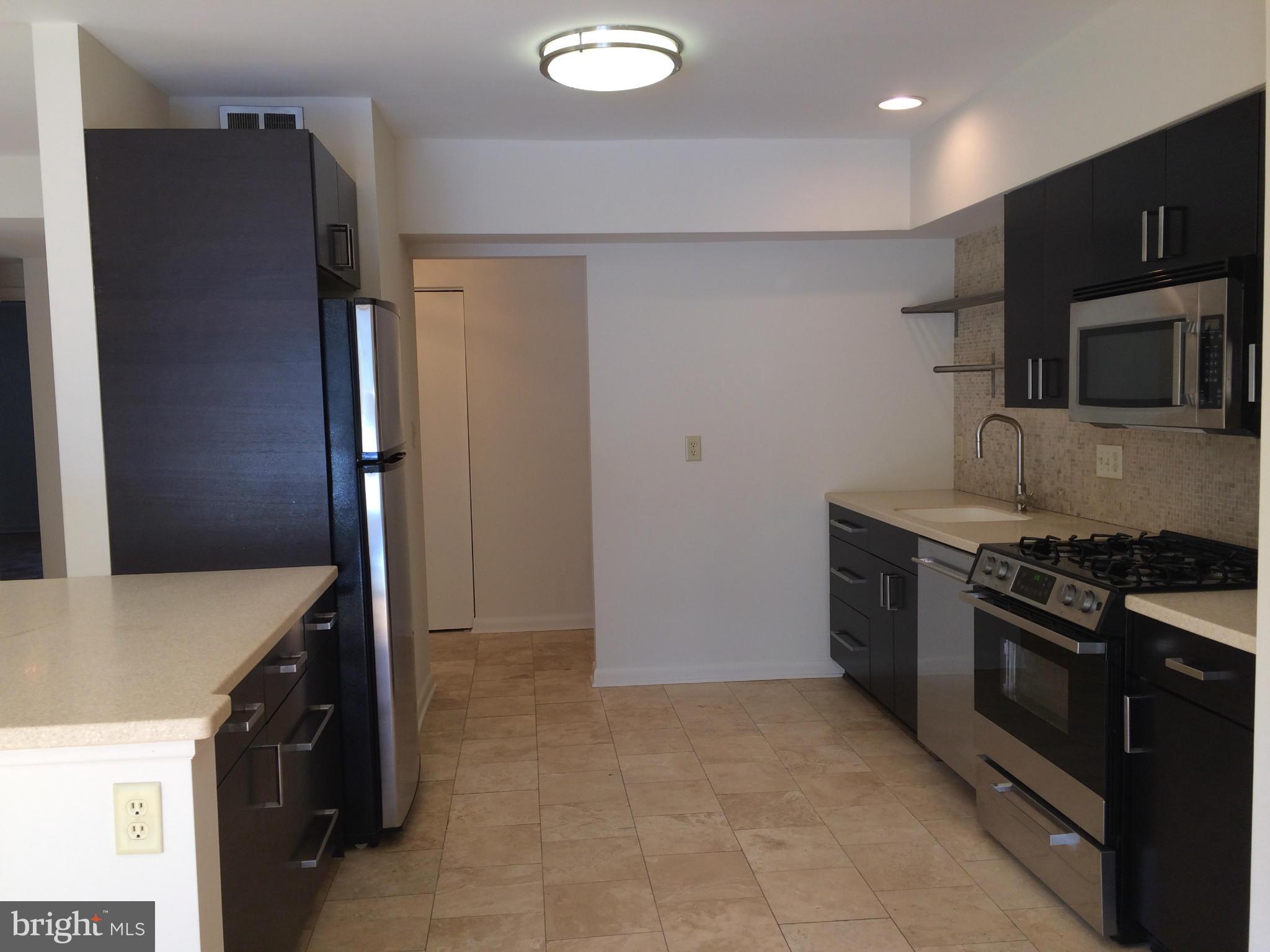 4 Cross Keys Road, Unit 4B Baltimore, MD 21210 - Photo 6 of 15 Kitchen