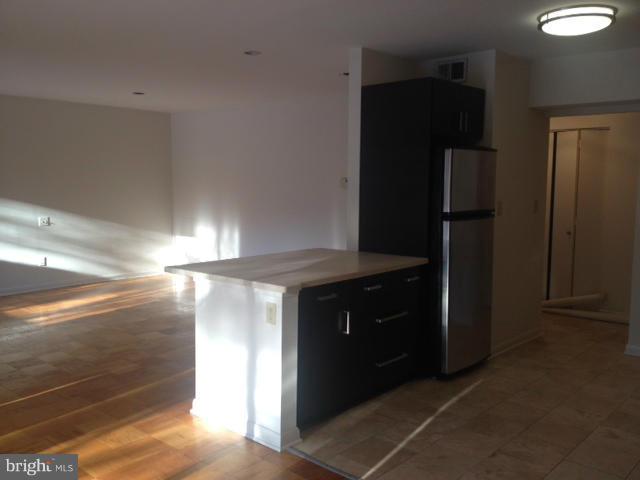 4 Cross Keys Road, Unit 4B Baltimore, MD 21210 - Photo 7 of 15 Kitchen