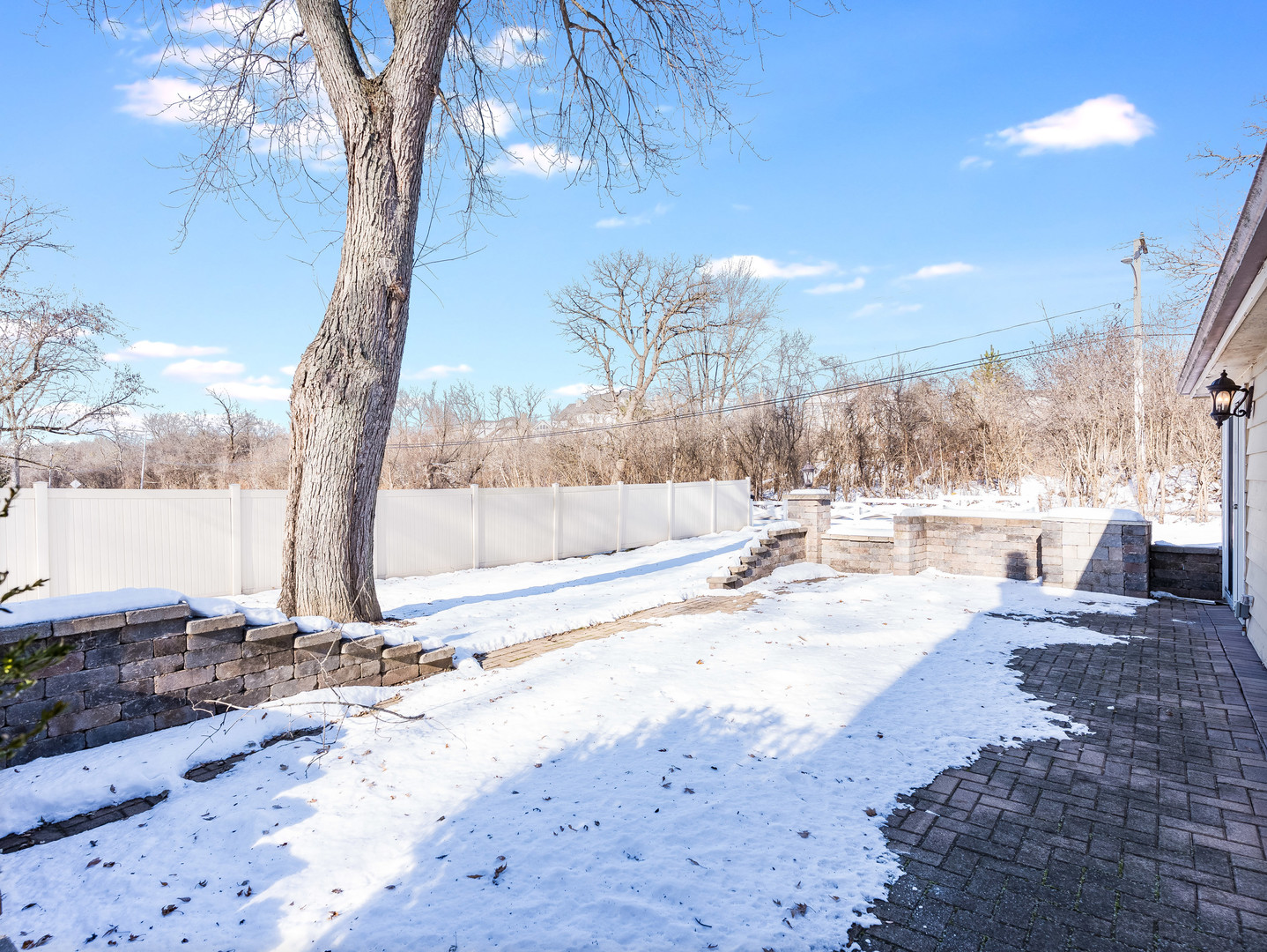 25216 River Road Lake Barrington, IL 60010 - Photo 27 of 36 a view of a backyard of the house