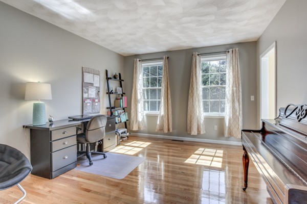 13 Cochrane Road Wilmington, MA 01887 - Photo 5 of 30 Gallery Image 5