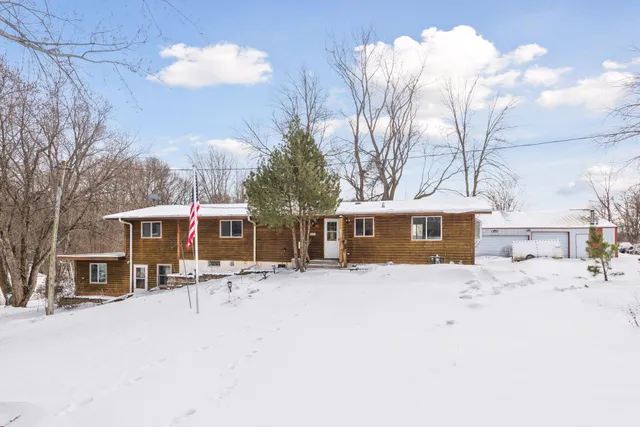 $314,900 | 631 Broadway Street East, New Germany, MN 55367