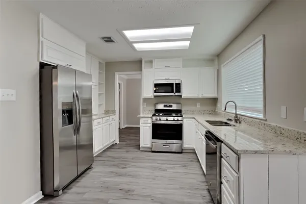 $2,500 | 3918 Appalachian Trail, Houston, TX 77345