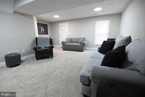 $2,750 | 925 Chestnut Manor Court, Curtis Bay, MD 21226