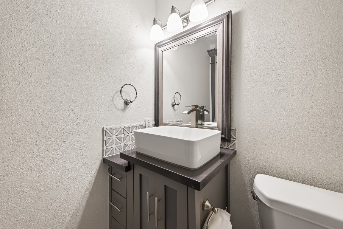 3684 Ocee Street Houston, TX 77063 - Photo 17 of 32