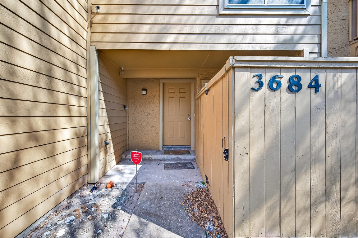 3684 Ocee Street Houston, TX 77063 - Photo 2 of 32