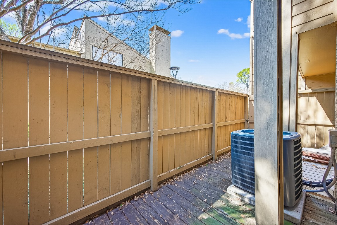 3684 Ocee Street Houston, TX 77063 - Photo 26 of 32