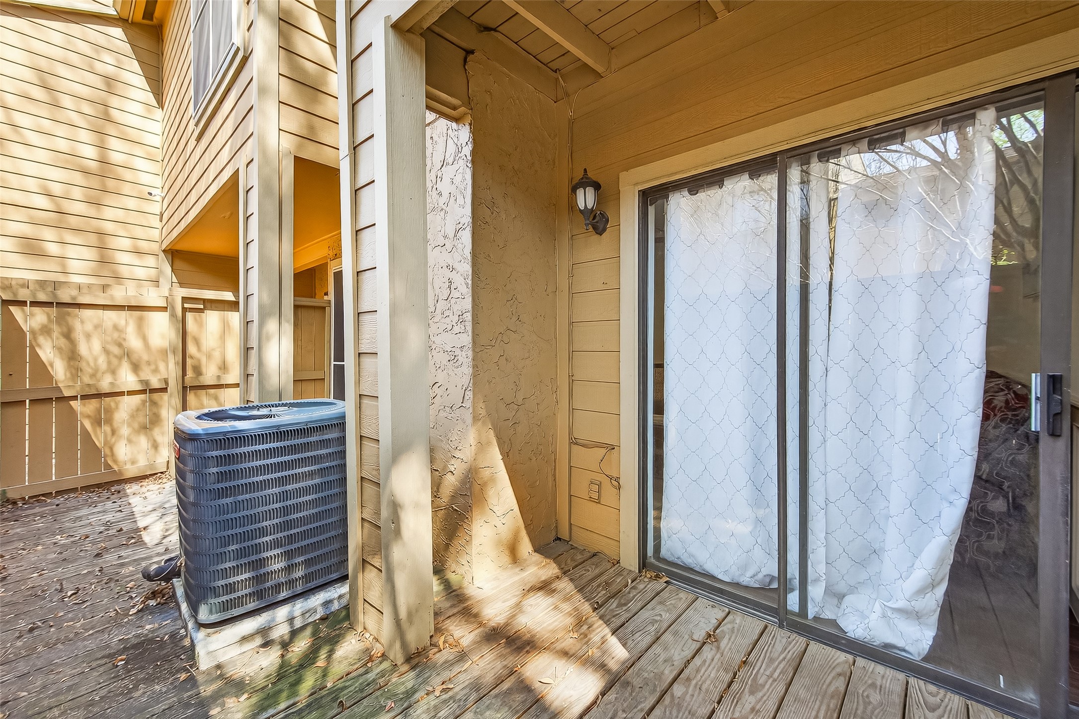 3684 Ocee Street Houston, TX 77063 - Photo 27 of 32 a view of outdoor space and balcony