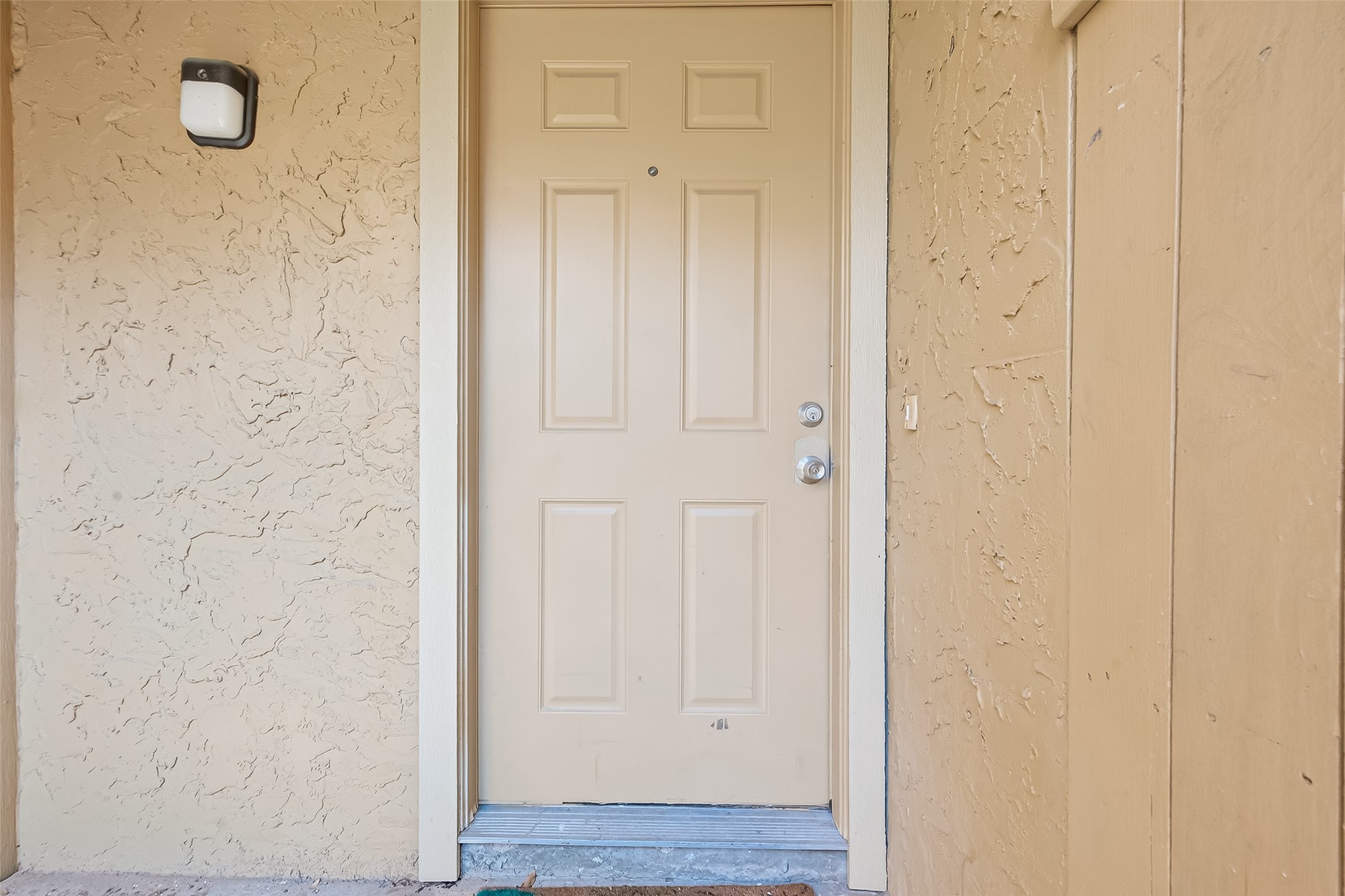 3684 Ocee Street Houston, TX 77063 - Photo 3 of 32 a view of a door in the hallway