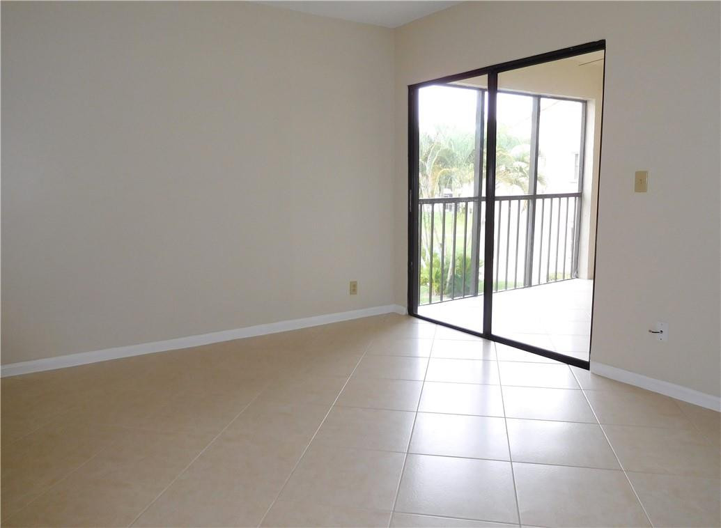 2650 Greenwood Terrace, Unit G222 Boca Raton, FL 33431 - Photo 18 of 33 Master with sliders to screened balcony