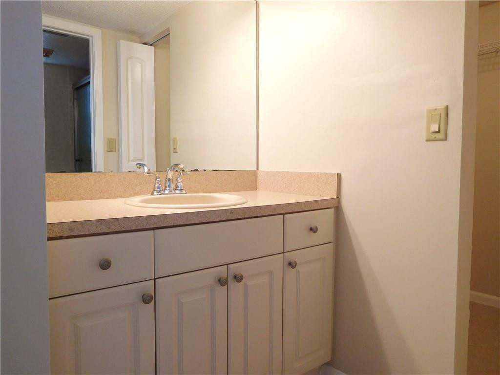 2650 Greenwood Terrace, Unit G222 Boca Raton, FL 33431 - Photo 21 of 33 Master bath