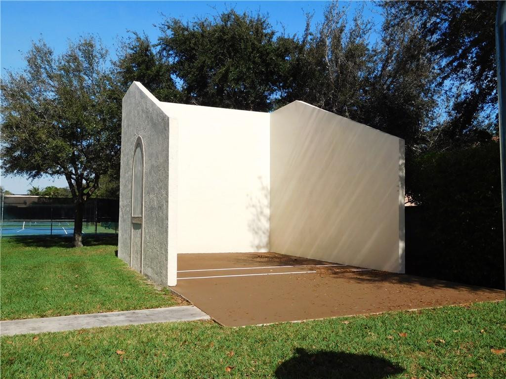 2650 Greenwood Terrace, Unit G222 Boca Raton, FL 33431 - Photo 30 of 33 Handball Court