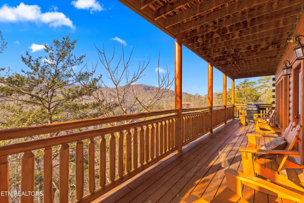 $1,389,999 | 1643 Barn Door Lane, Sevierville, TN 37862
