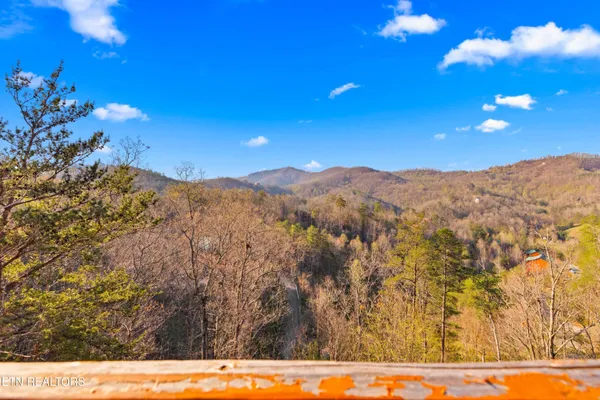 $1,389,999 | 1643 Barn Door Lane, Sevierville, TN 37862