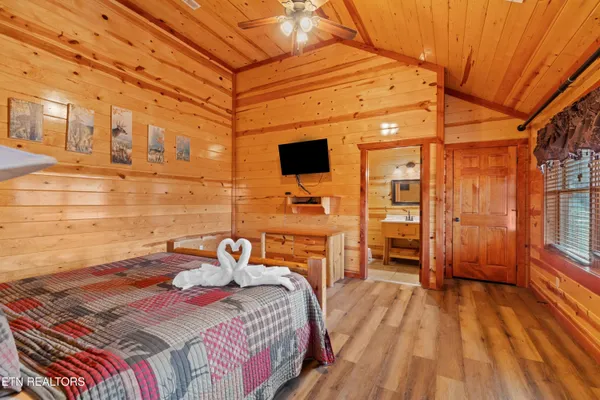 $1,389,999 | 1643 Barn Door Lane, Sevierville, TN 37862