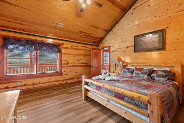 $1,389,999 | 1643 Barn Door Lane, Sevierville, TN 37862