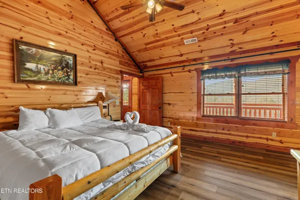 $1,389,999 | 1643 Barn Door Lane, Sevierville, TN 37862