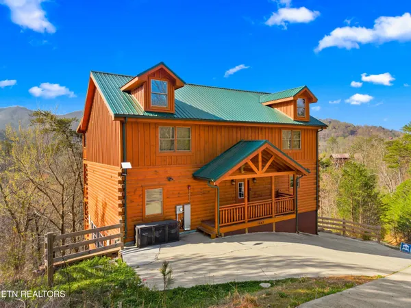 $1,389,999 | 1643 Barn Door Lane, Sevierville, TN 37862