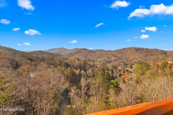 $1,389,999 | 1643 Barn Door Lane, Sevierville, TN 37862
