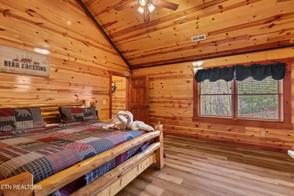 $1,389,999 | 1643 Barn Door Lane, Sevierville, TN 37862