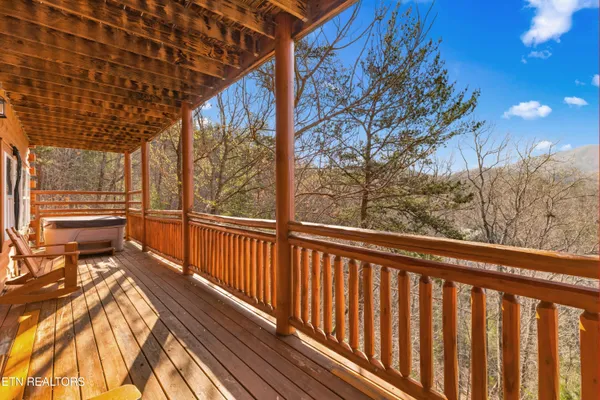 $1,389,999 | 1643 Barn Door Lane, Sevierville, TN 37862