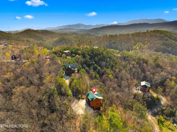 $1,389,999 | 1643 Barn Door Lane, Sevierville, TN 37862