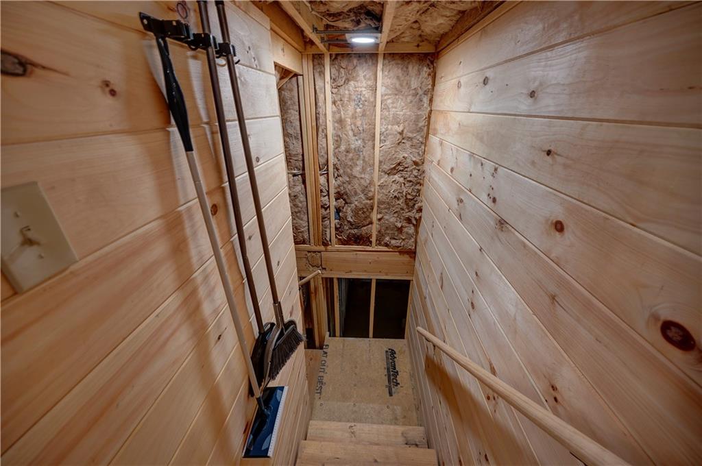 2092 Pleasant Hill Road Northeast Ranger, GA 30734 - Photo 41 of 87 a view of walk in closet
