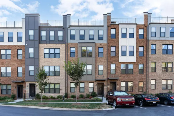 $399,000 | 824 Wesley Lane, Unit B, Charlottesville, VA 22911