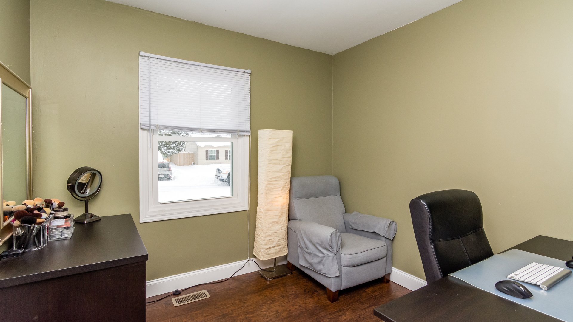 313 Healy Avenue Romeoville, IL 60446 - Photo 20 of 24 a living room with furniture and a window