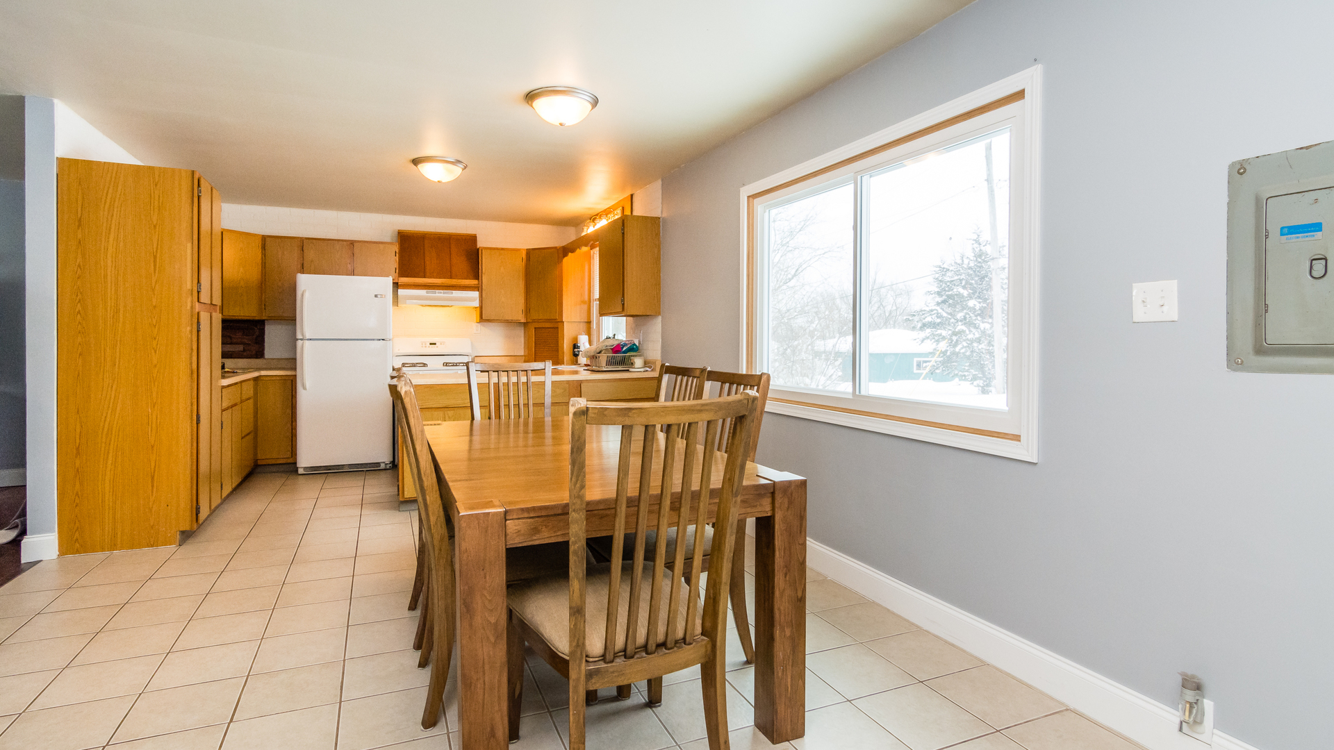 313 Healy Avenue Romeoville, IL 60446 - Photo 8 of 24 a view of a dining room with furniture and window