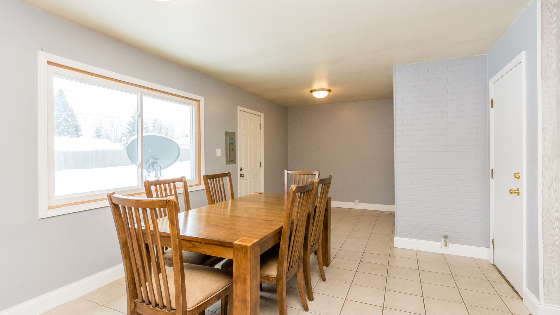 313 Healy Avenue Romeoville, IL 60446 - Photo 10 of 24 a dining room with furniture and window