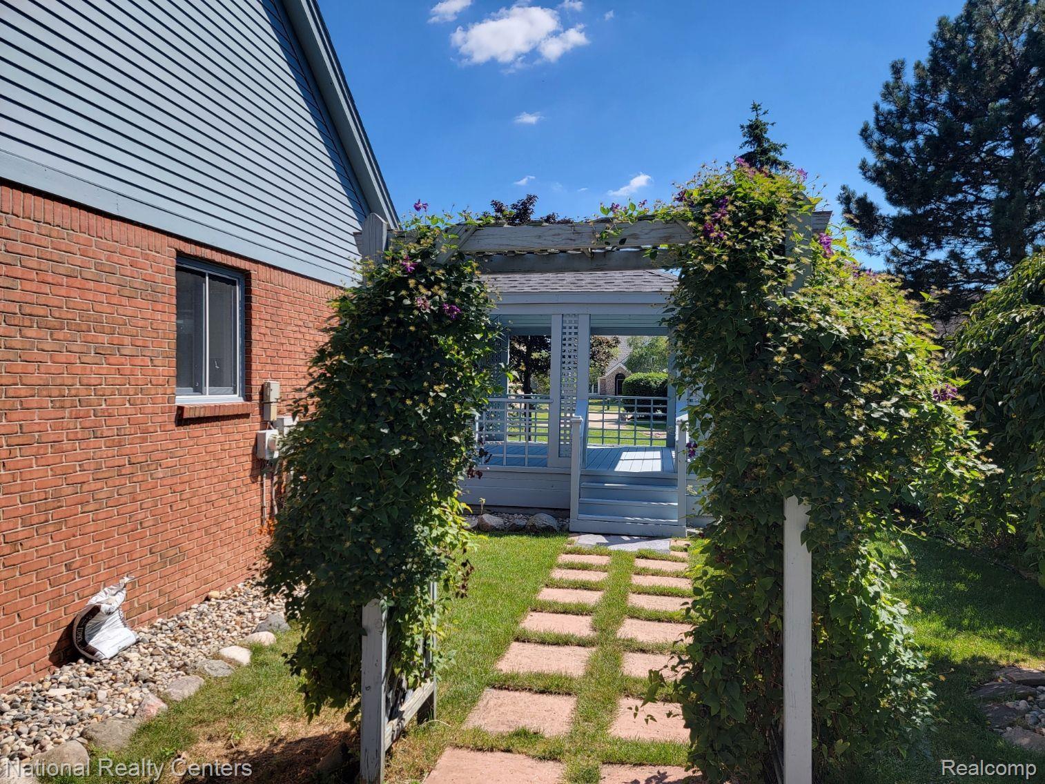 45375 Glengarry Road Canton, MI 48188 - Photo 24 of 37 Gallery Image 24