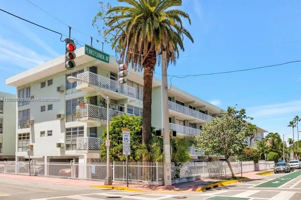 $2,400 | 1400 Pennsylvania Avenue, Unit 8, Miami Beach, FL 33139