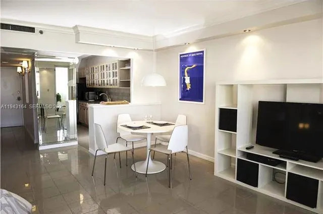 $3,900 | 100 Lincoln Road, Unit 1440, Miami Beach, FL 33139