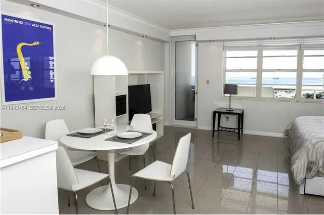 $3,900 | 100 Lincoln Road, Unit 1440, Miami Beach, FL 33139