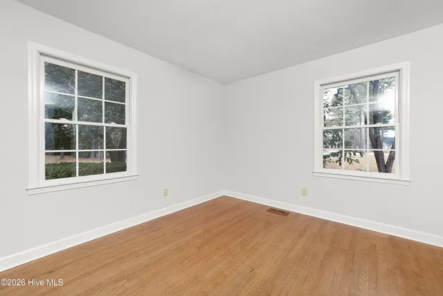 $295,000 | 5322 Trent Woods Drive, Trent Woods, NC 28562