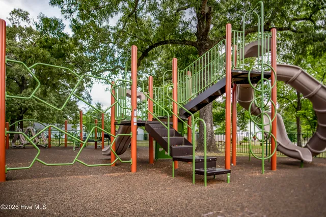 $295,000 | 5322 Trent Woods Drive, Trent Woods, NC 28562