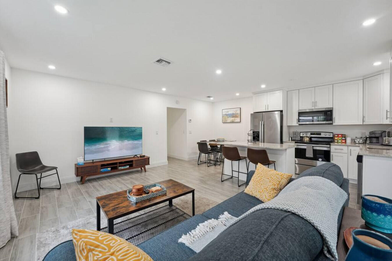 3133 Albatross Road Delray Beach, FL 33444 - Photo 20 of 23 B LivingR K b10