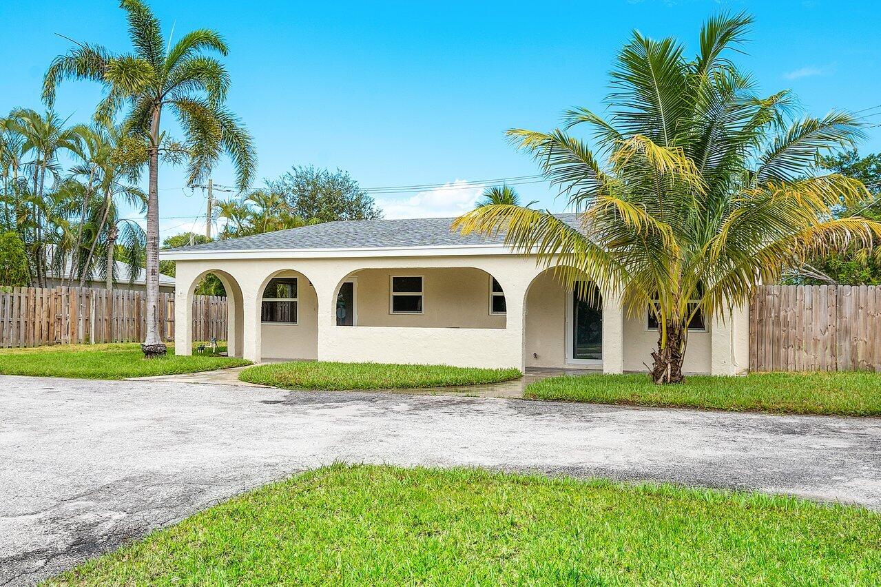 3133 Albatross Road Delray Beach, FL 33444 - Photo 3 of 23 002