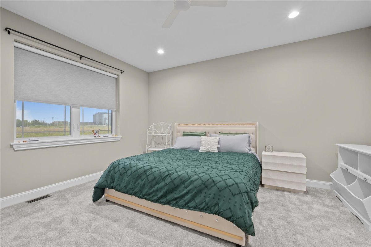 64 Prairie Court Wheeling, IL 60090 - Photo 12 of 24