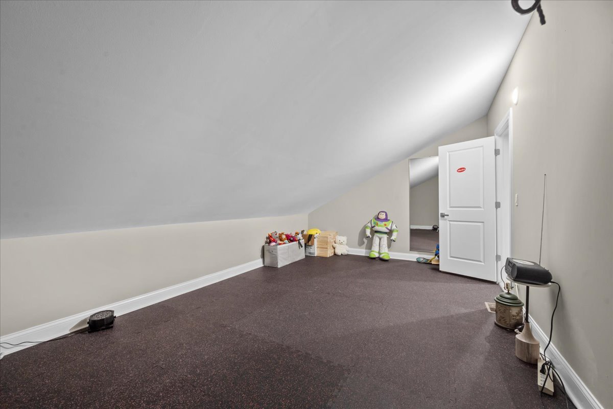 64 Prairie Court Wheeling, IL 60090 - Photo 17 of 24