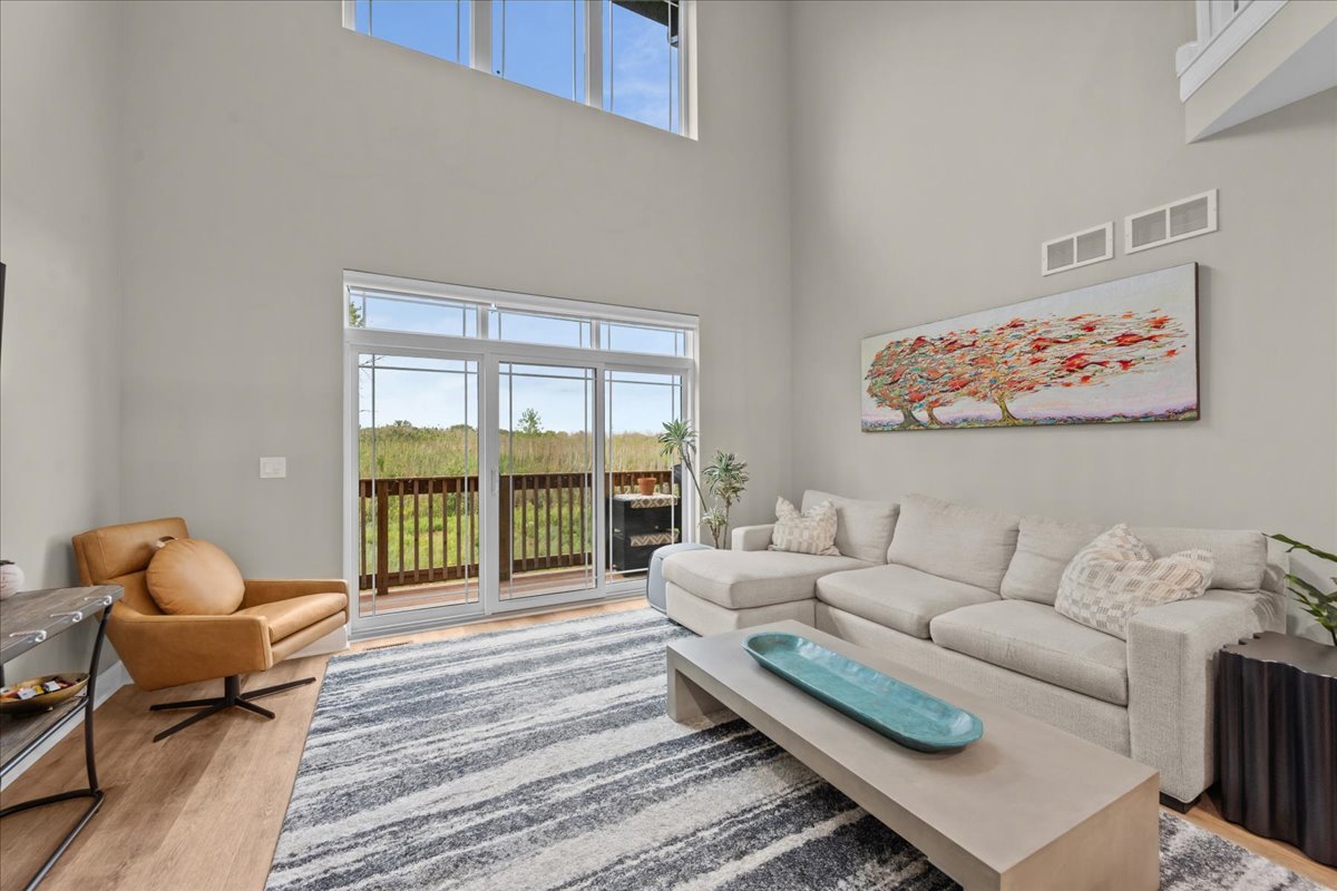 64 Prairie Court Wheeling, IL 60090 - Photo 4 of 24