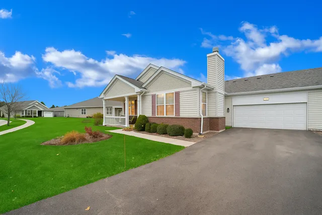 $274,900 | 672 North Falls Circle, Pingree Grove, IL 60140